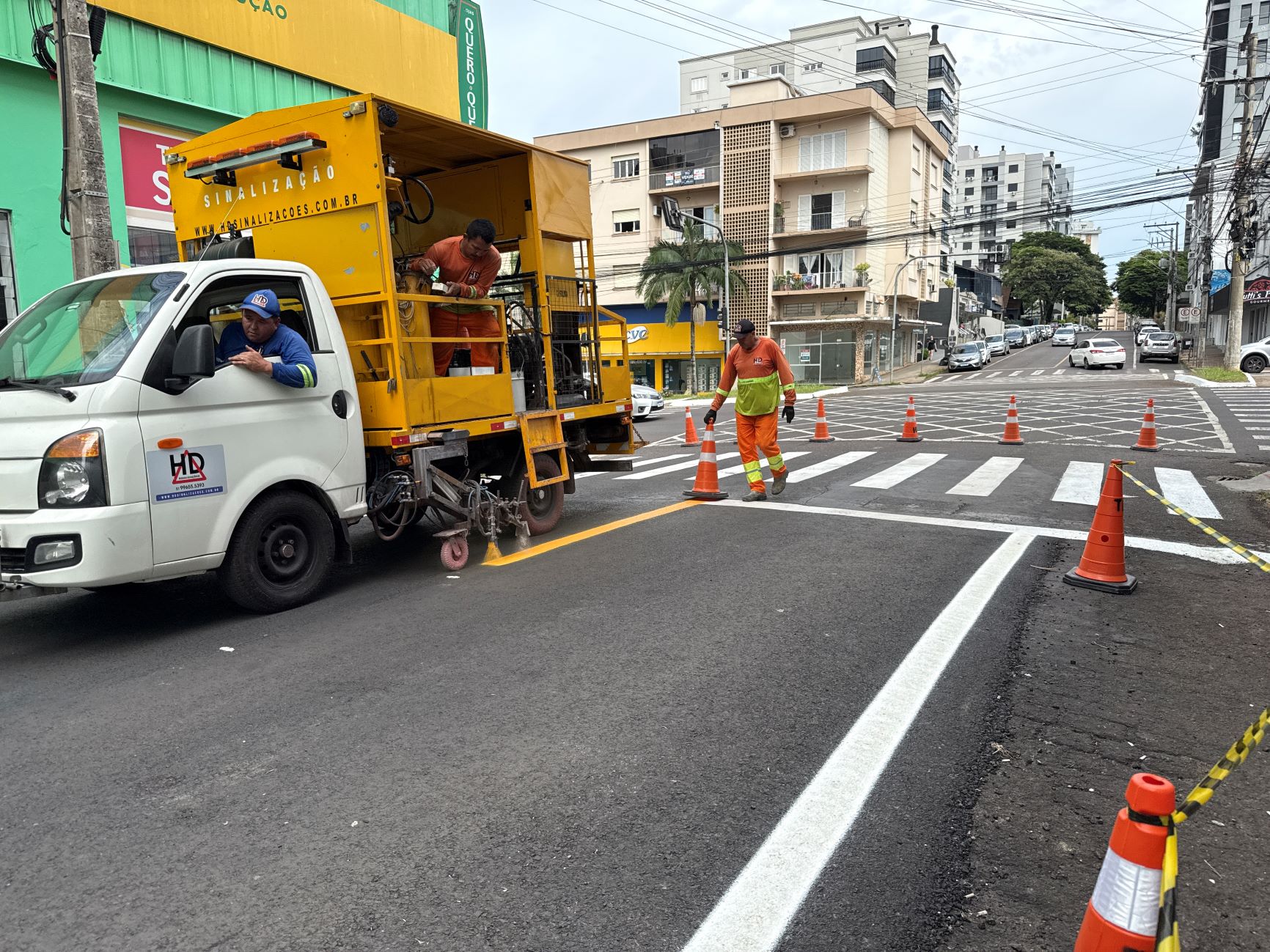 Segurança no trânsito é reforçada com pintura de sinalização viária em Lajeado