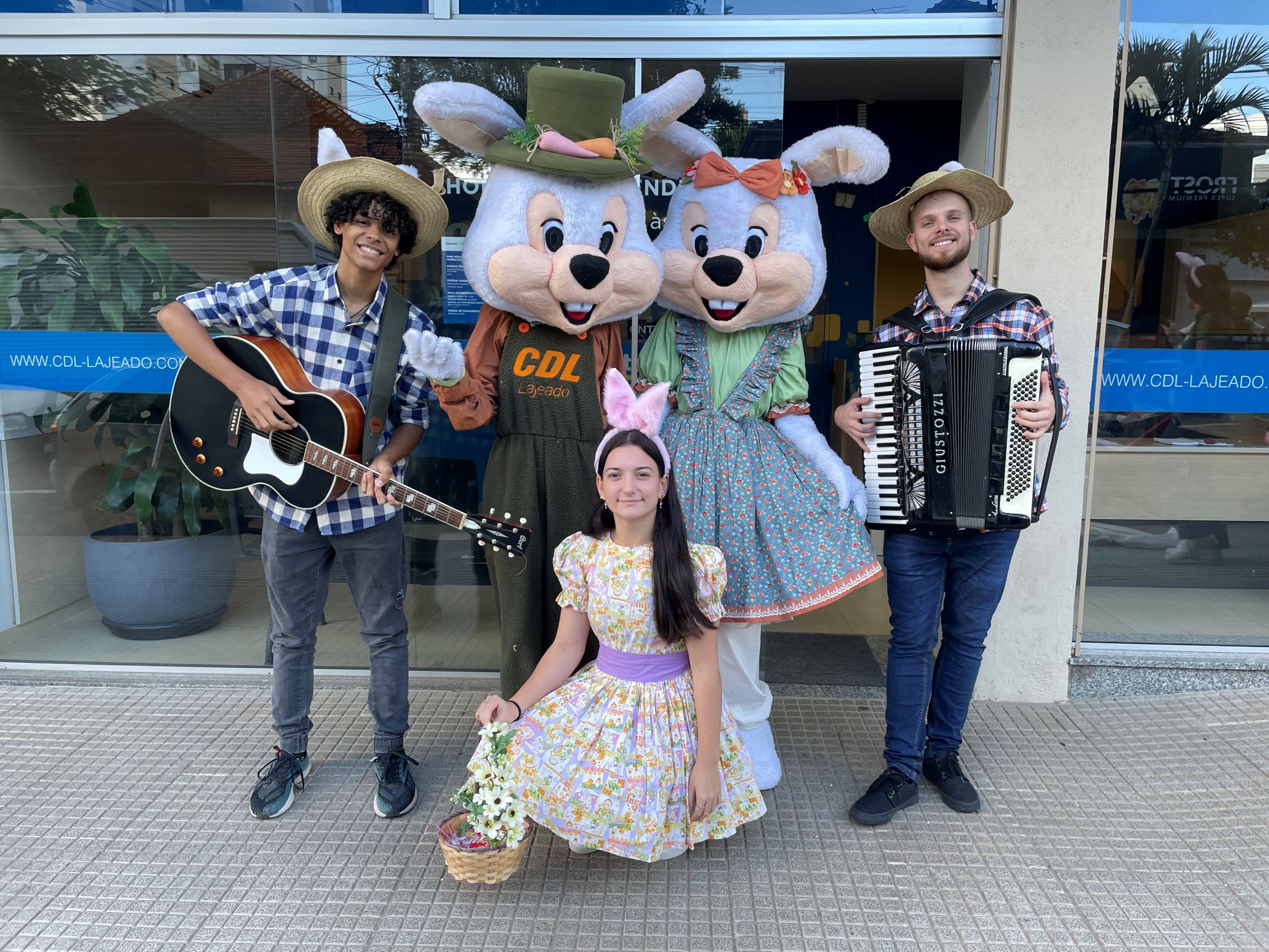 Trupe do Coelho da CDL Lajeado inicia no dia 27 de março e leva clima de Páscoa às ruas