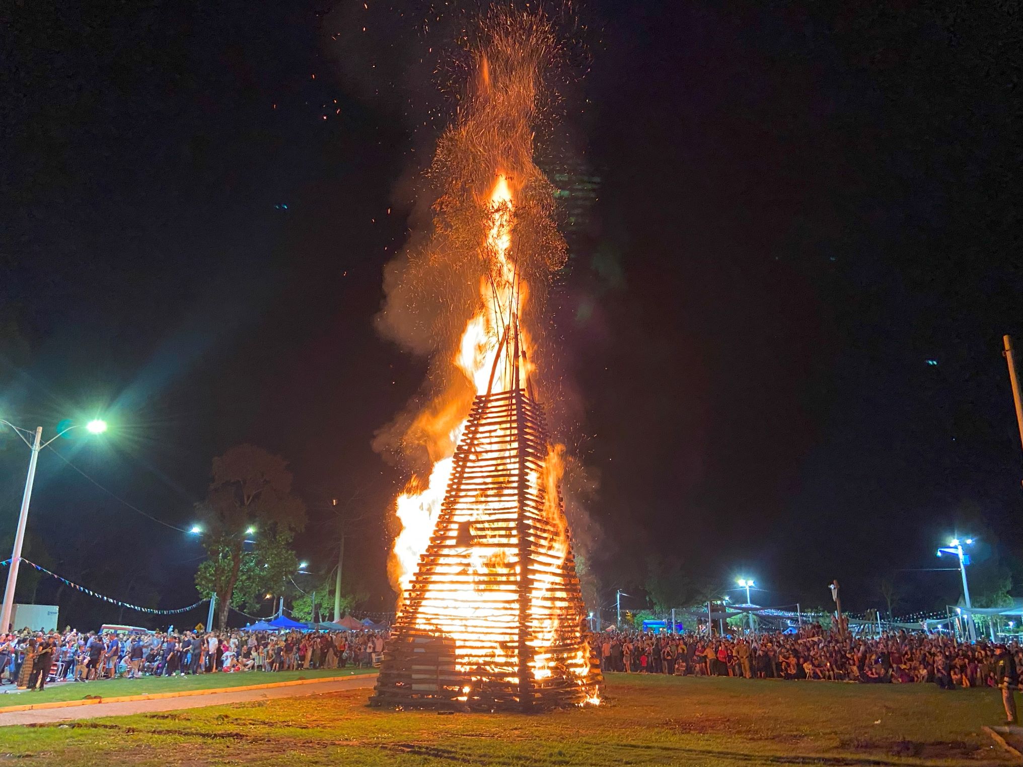 Casamento caipira, queima da fogueira e show sertanejo serão destaques no 17º São João no Parque de Lajeado