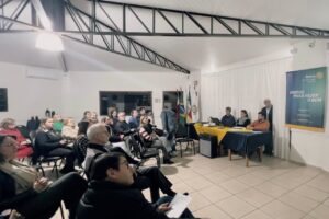 Lançamento do Jovens Poetas aconteceu durante reunião semanal do Rotary EngenhoFotos Divulgação/Rotary Engenho 