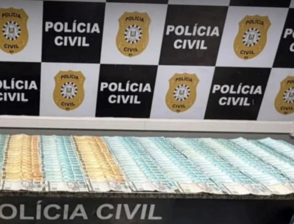 Dinheiro do tráfico escondido em potes e meias é apreendido pelo Denarc