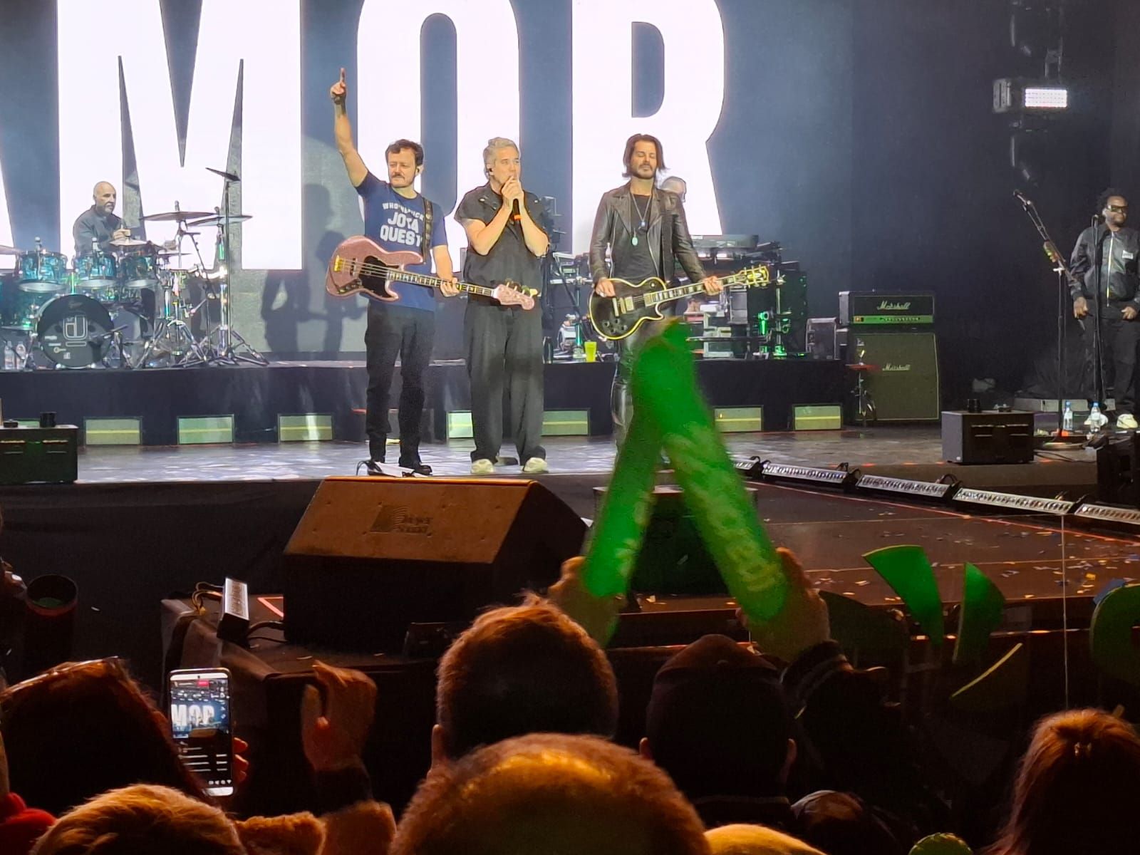 Associados e comunidade celebram os 45 anos da Sicredi Ouro Branco RS/MG em show do Jota Quest