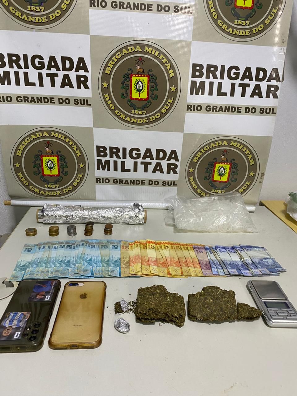 Perseguição por três municípios termina com três presos e armas apreendidas no Vale