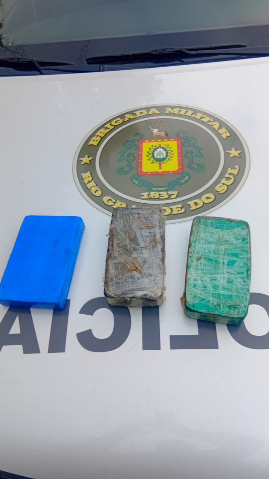 FUGA TERMINA EM PRISÃO E APREENSÃO DE 4 KG DE DROGAS