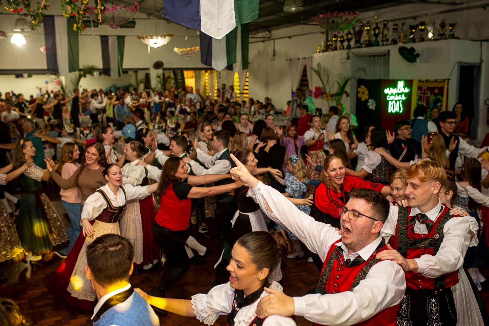 33ª Blumentanzfest celebra a cultura germânica em Colinas