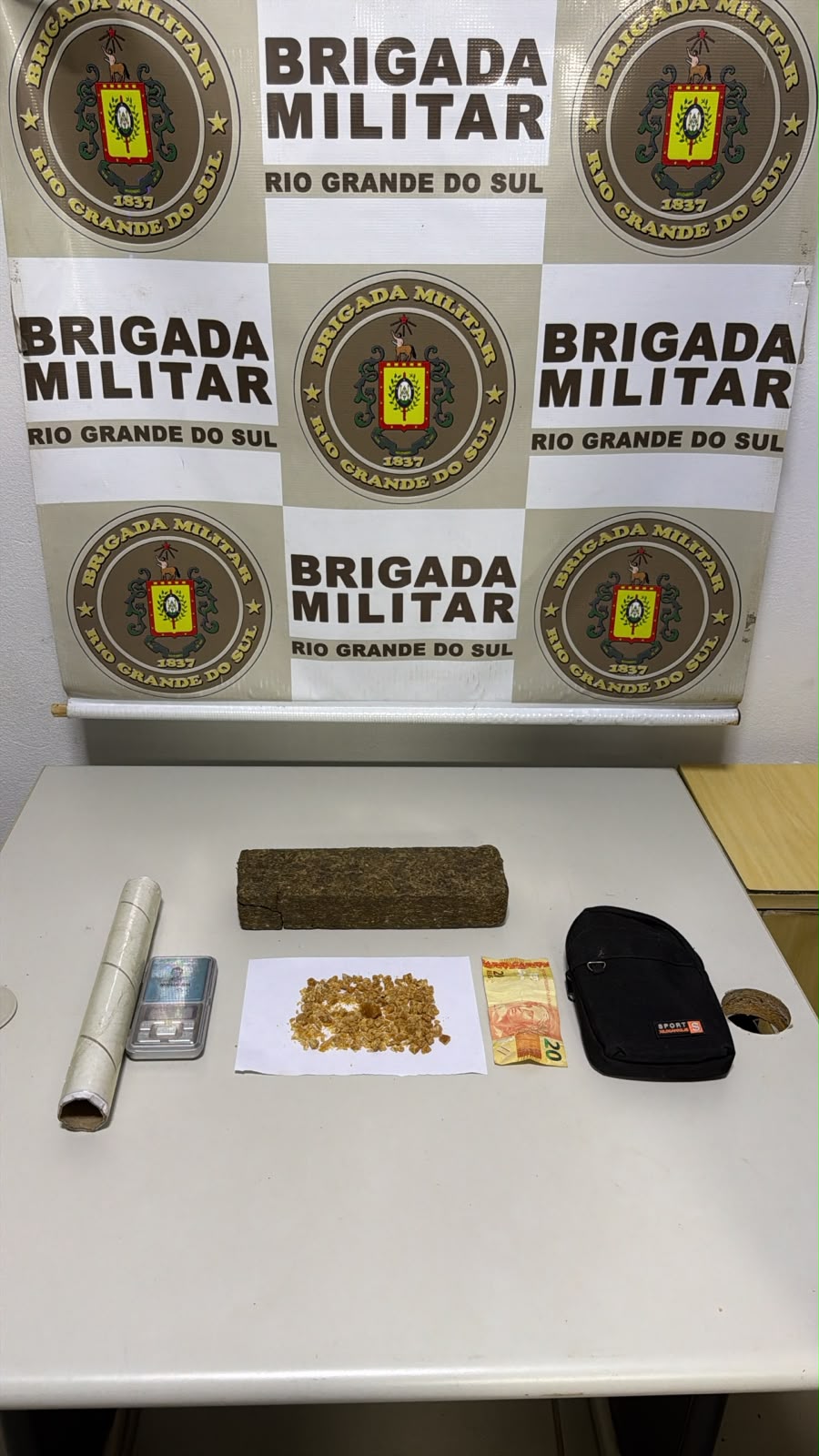 Três homens são presos por tráfico e arma ilegal em menos de uma hora em Taquari